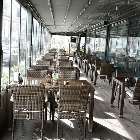 Atasehir Palace Hotel & Conference Istanbul Exterior foto