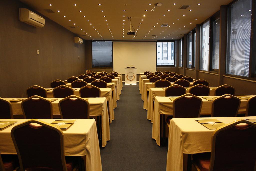 Atasehir Palace Hotel & Conference Istanbul Exterior foto