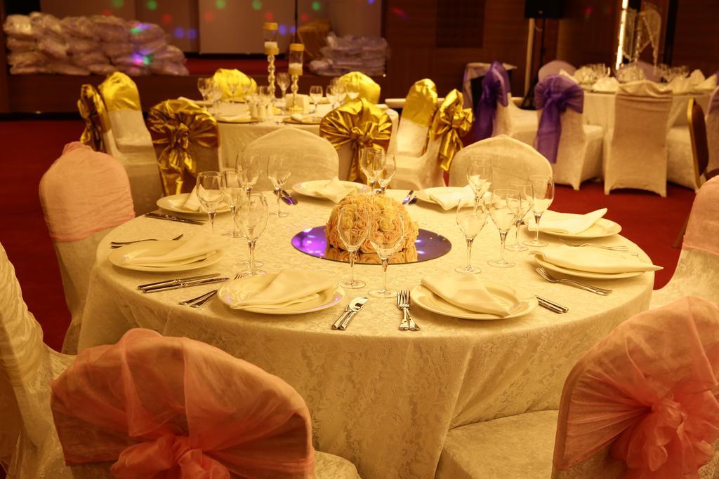 Atasehir Palace Hotel & Conference Istanbul Exterior foto